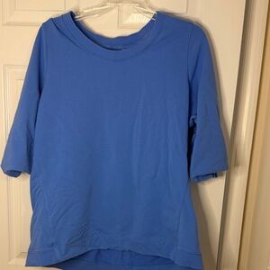 D&co Active 3/4 Sleeve Women's Tee with keyhole opening in back gorgeous blue